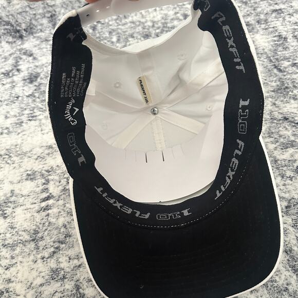 New Callaway Men's White Flexfit 110 One Ten Golf Hat Cap w/ Striped Band & Logo - Picture 9 of 10